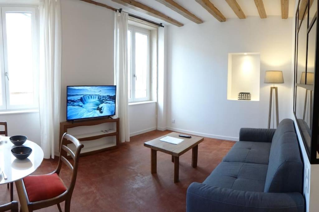 Appartement T2 Tout Equipe Au Beau Milieu Du Centre Historique à Villefranche-sur-Saône Extérieur photo